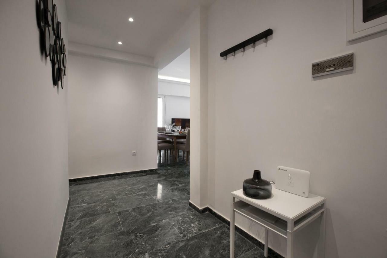 Roomy And Comfortable Apartment Near Acropolis By Ghh Атина Екстериор снимка